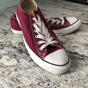 Burgundy Converse Size 8